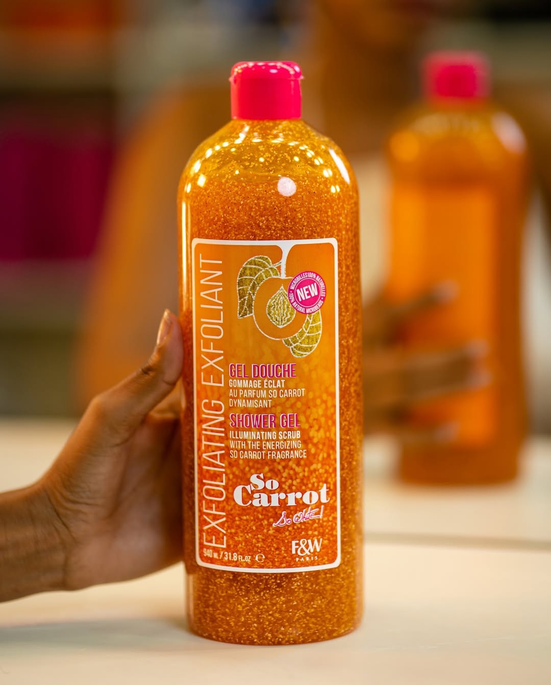 Fair & White So Carrot Exfoliating Shower Gel, 940Ml