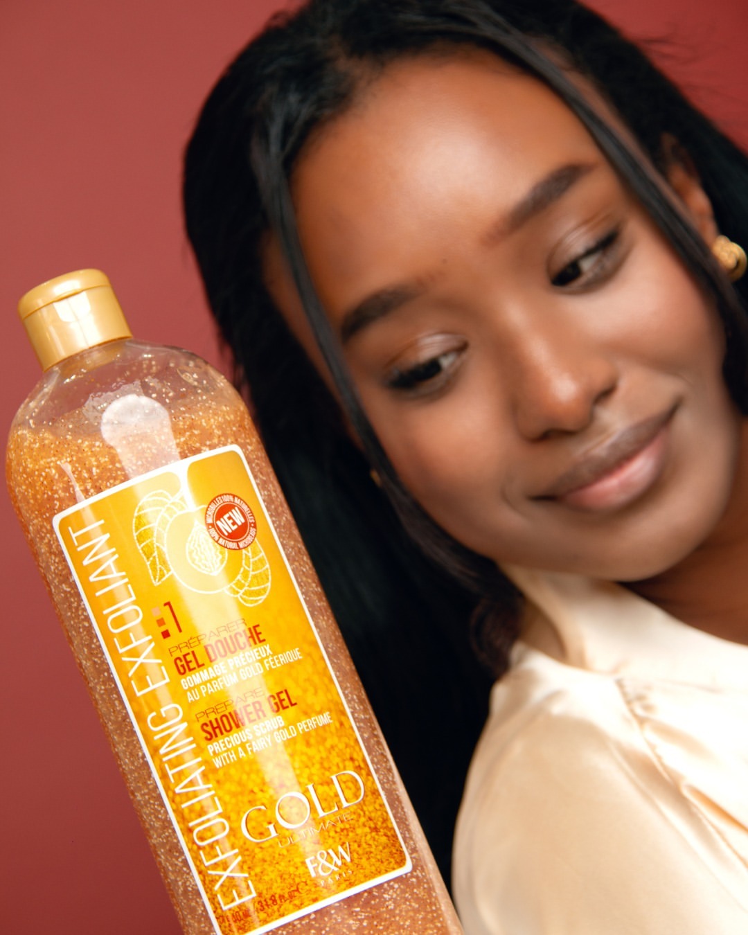 Fair & White 1: Gold Exfoliating Shower Gel Scrub, 940ml