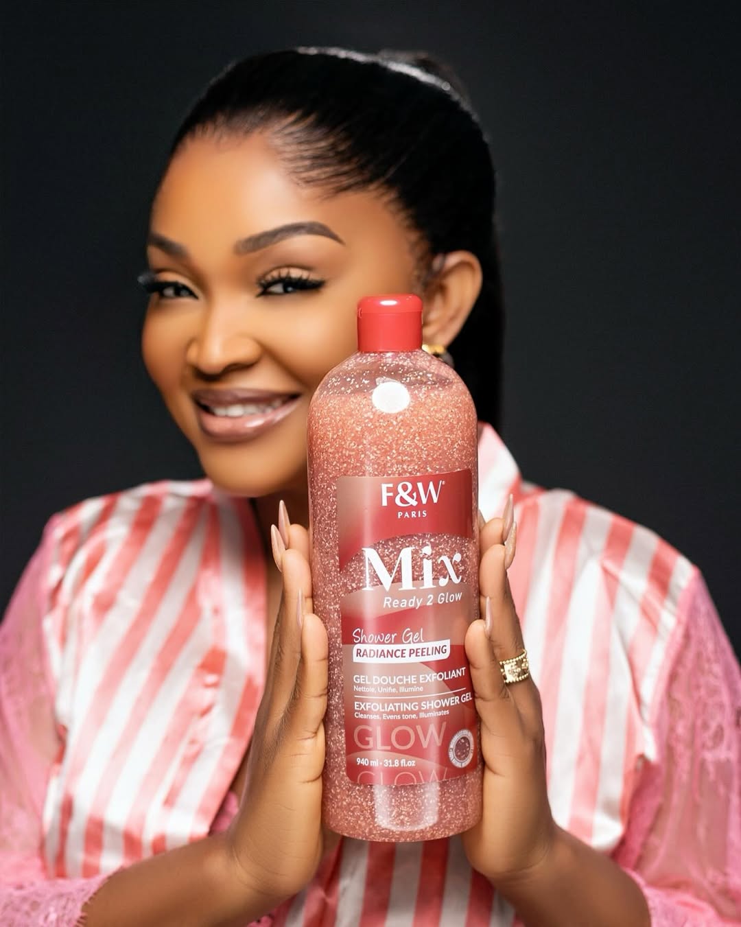 Fair & White MIX Exfoliating Shower Gel, 940Ml